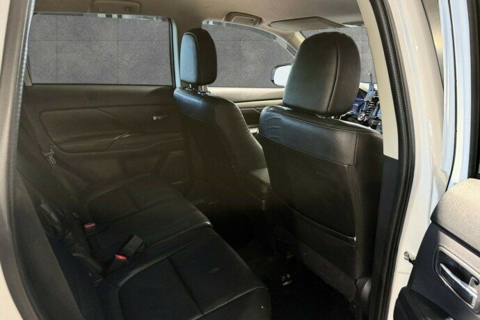 mitsubishi-outlander-diesel-2013-big-12
