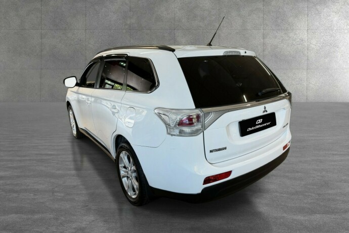mitsubishi-outlander-diesel-2013-big-3
