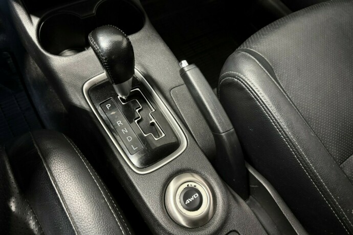 mitsubishi-outlander-diesel-2013-big-21