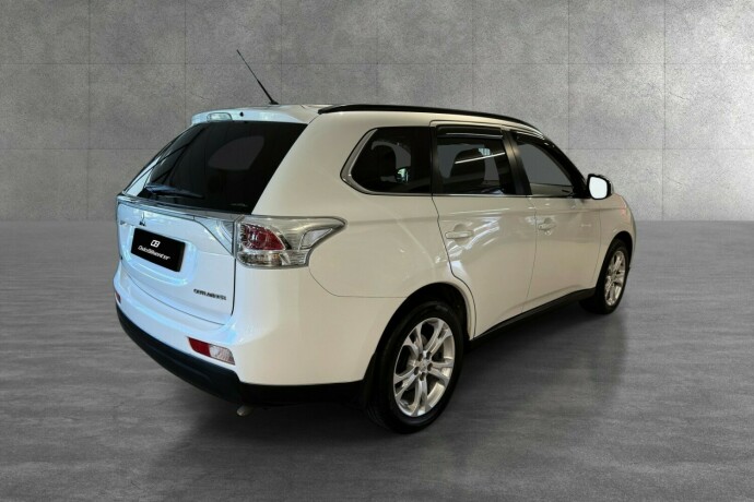 mitsubishi-outlander-diesel-2013-big-5
