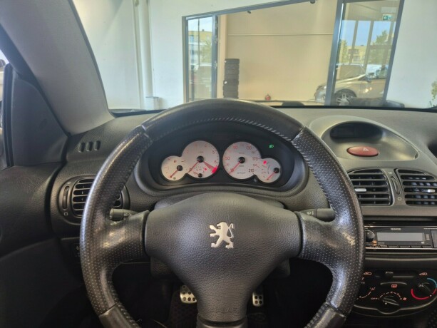 peugeot-206-cc-bensin-2002-big-11