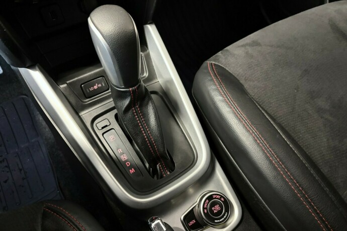 suzuki-vitara-bensin-2016-big-18
