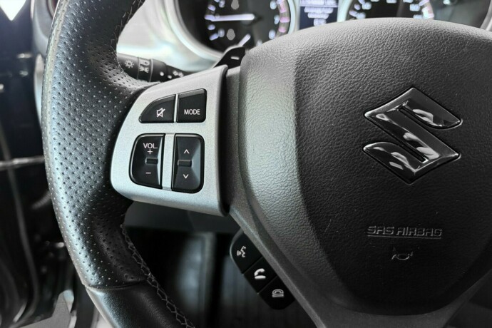 suzuki-vitara-bensin-2016-big-24