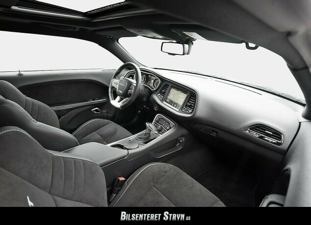 dodge-challenger-bensin-2016-big-16