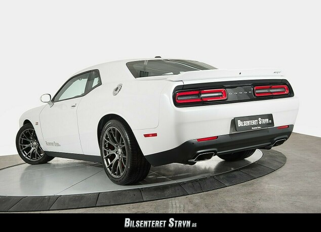 dodge-challenger-bensin-2016-big-5