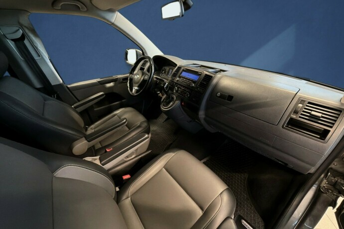 volkswagen-caravelle-diesel-2010-big-10
