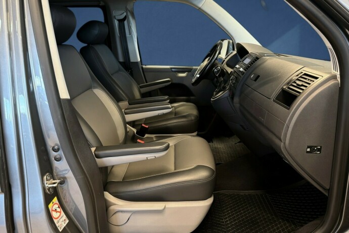 volkswagen-caravelle-diesel-2010-big-11