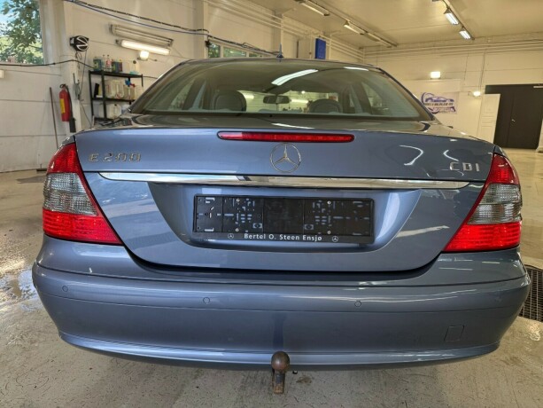 mercedes-benz-e200c-diesel-2006-big-3