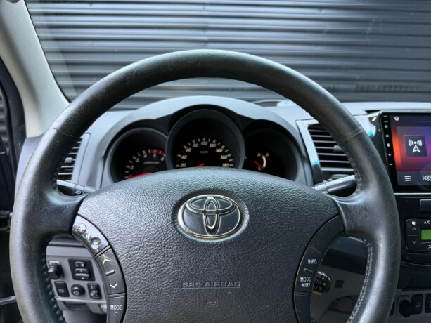 toyota-hilux-diesel-2010-big-15