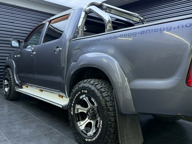 toyota-hilux-diesel-2010-big-8