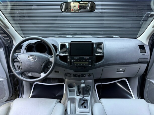 toyota-hilux-diesel-2010-big-11