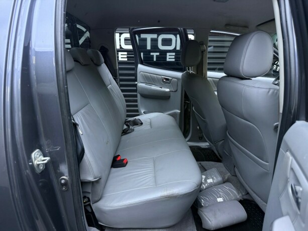 toyota-hilux-diesel-2010-big-29
