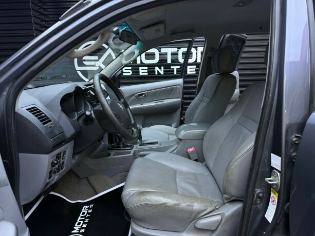 toyota-hilux-diesel-2010-big-26