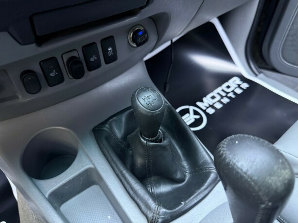 toyota-hilux-diesel-2010-big-23