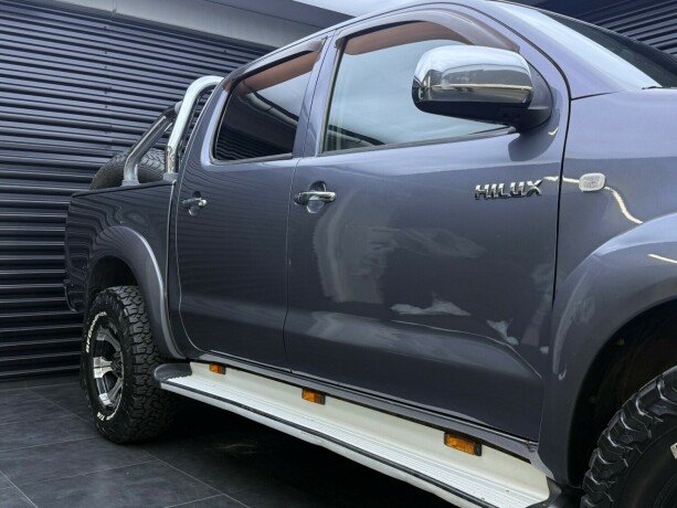 toyota-hilux-diesel-2010-big-5