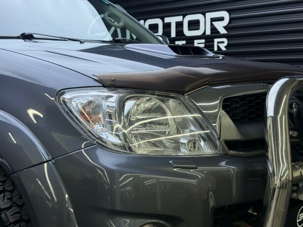 toyota-hilux-diesel-2010-big-3