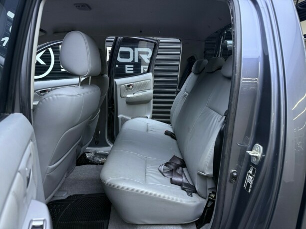 toyota-hilux-diesel-2010-big-28