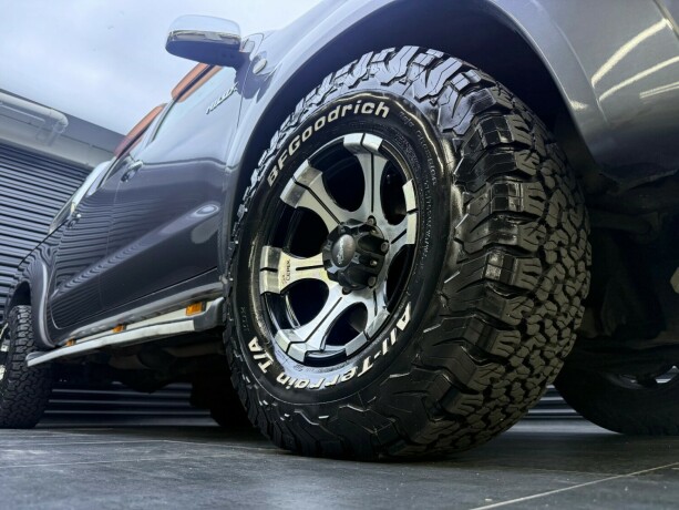 toyota-hilux-diesel-2010-big-9