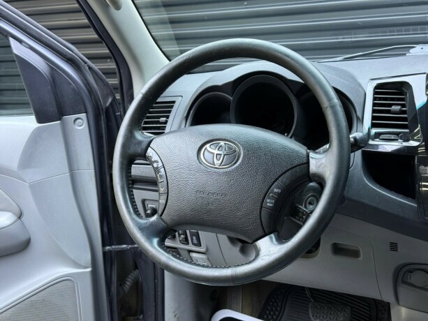 toyota-hilux-diesel-2010-big-14