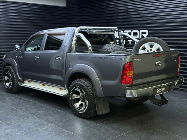 toyota-hilux-diesel-2010-big-1