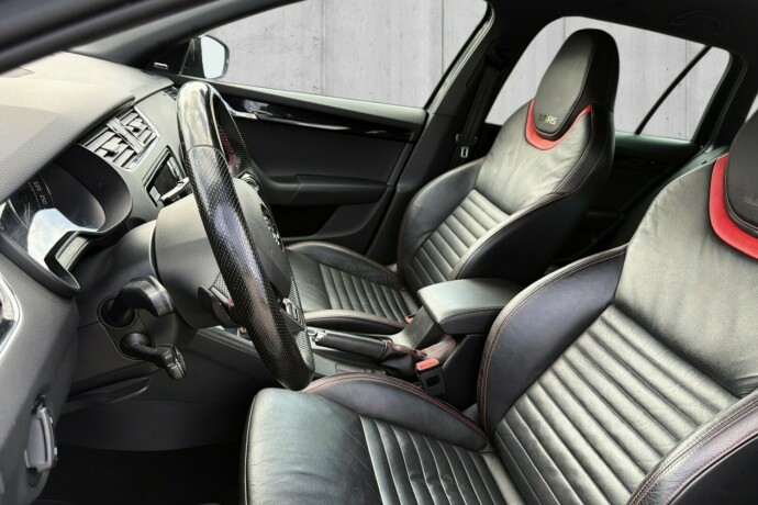 skoda-octavia-rs-bensin-2017-big-7