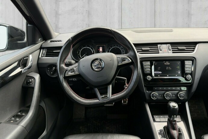 skoda-octavia-rs-bensin-2017-big-9