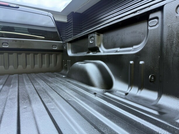 gmc-sierra-bensin-2008-big-21