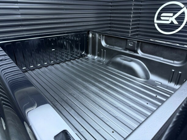 gmc-sierra-bensin-2008-big-23