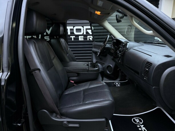 gmc-sierra-bensin-2008-big-18