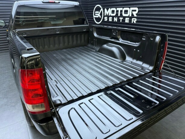 gmc-sierra-bensin-2008-big-19