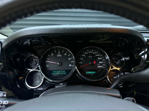 gmc-sierra-bensin-2008-big-13