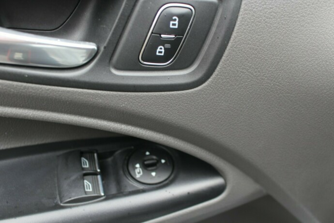 ford-transit-connect-diesel-2023-big-9