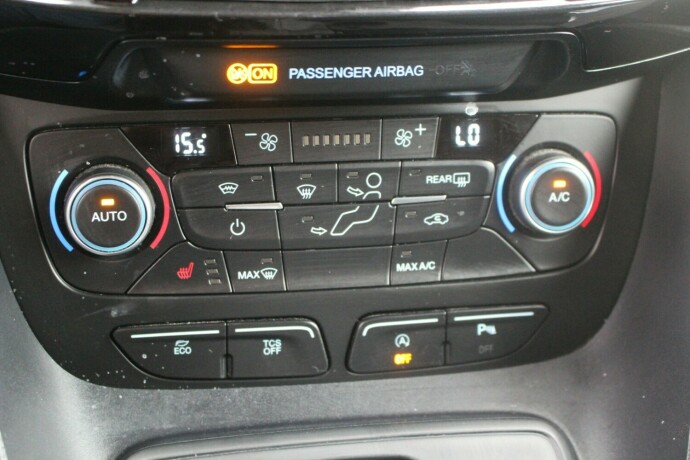 ford-transit-connect-diesel-2023-big-17