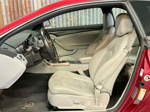 cadillac-cts-bensin-2011-big-16
