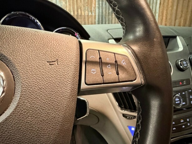 cadillac-cts-bensin-2011-big-24