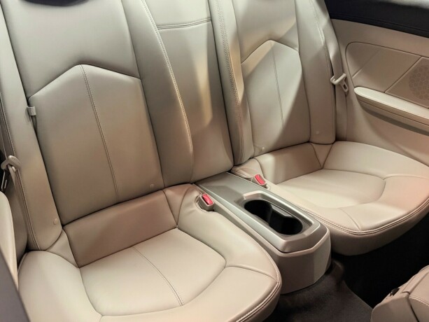cadillac-cts-bensin-2011-big-35