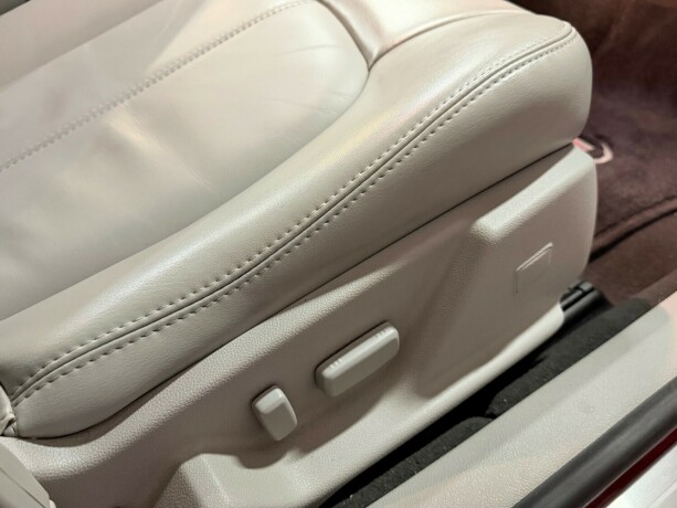 cadillac-cts-bensin-2011-big-31