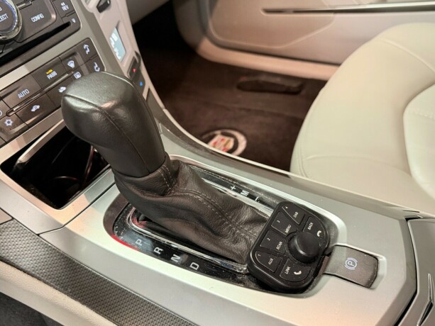 cadillac-cts-bensin-2011-big-28