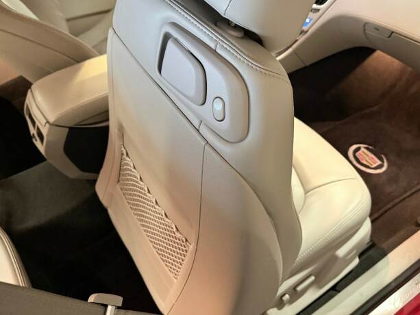 cadillac-cts-bensin-2011-big-34