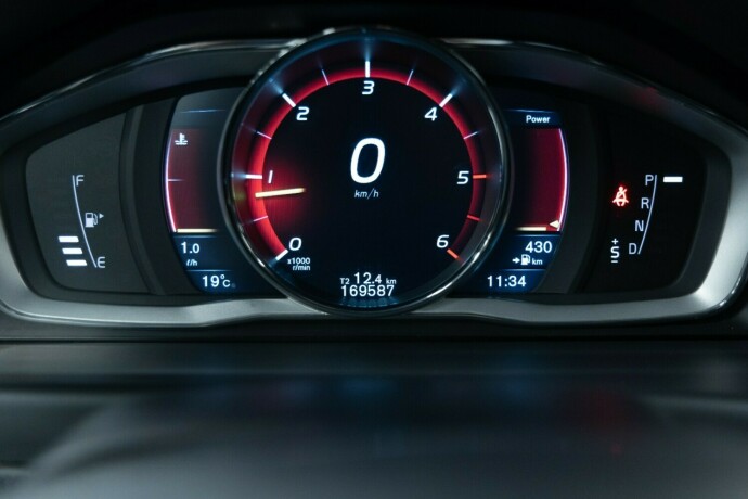 volvo-v70-diesel-2015-big-12