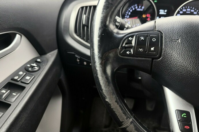 kia-sportage-bensin-2014-big-18