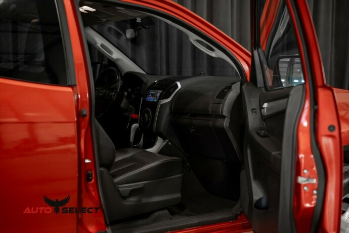 isuzu-d-max-diesel-2015-big-12