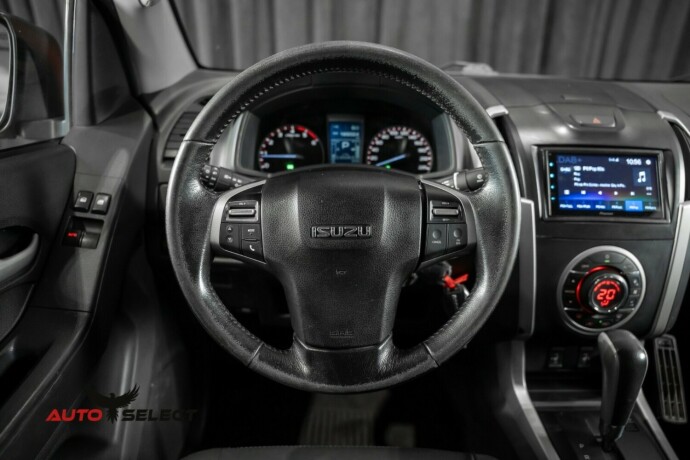isuzu-d-max-diesel-2015-big-24