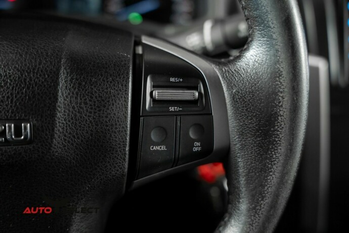 isuzu-d-max-diesel-2015-big-28