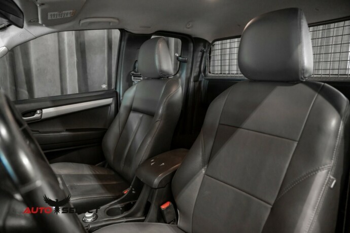 isuzu-d-max-diesel-2015-big-22