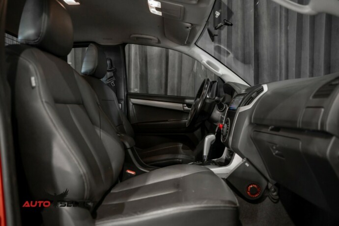 isuzu-d-max-diesel-2015-big-15