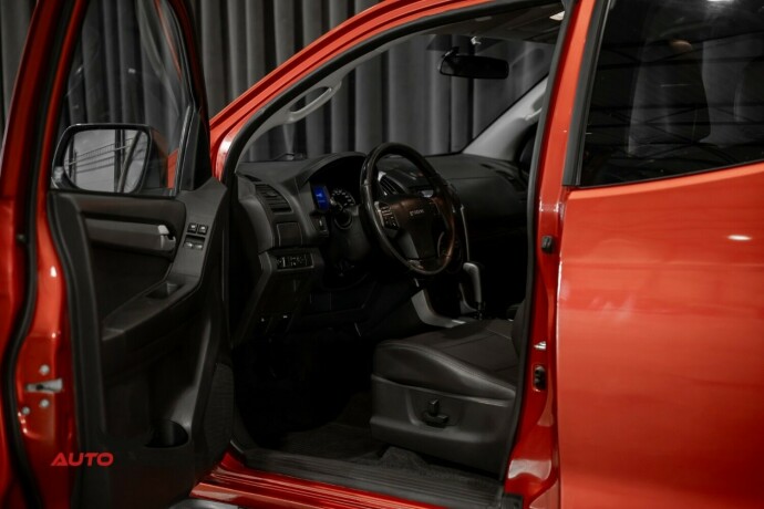 isuzu-d-max-diesel-2015-big-17