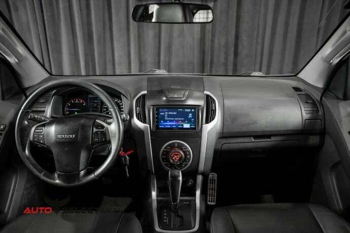 isuzu-d-max-diesel-2015-big-23