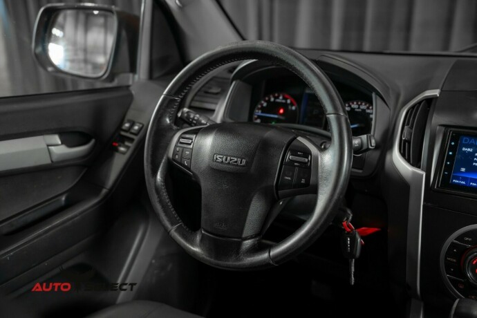 isuzu-d-max-diesel-2015-big-29