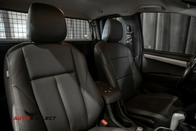isuzu-d-max-diesel-2015-big-16